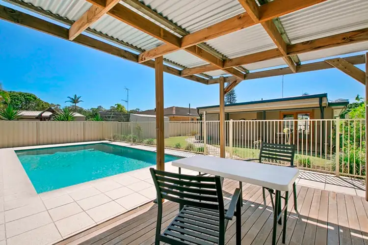 40 Ashgrove Avenue, Runaway Bay QLD 4216