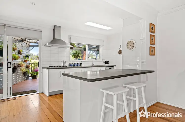 Fifth view of Homely house listing, 7 Meadowlark Lane, Mooroolbark VIC 3138