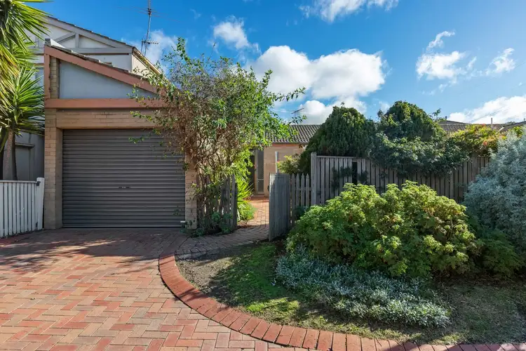39 Village Avenue, Taylors Lakes VIC 3038