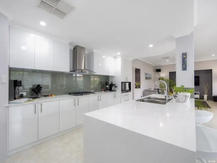 22 Regency Ramble, Wattle Grove WA 6107