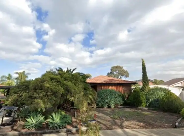 12 Sherbrooke Crescent, Taylors Lakes VIC 3038