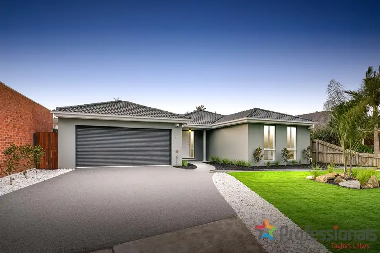 Main view of Homely house listing, 10 Venus Court, Hillside VIC 3037