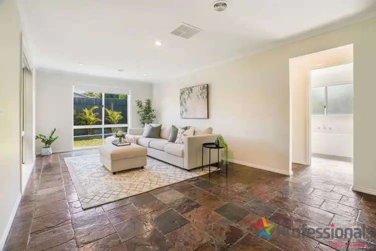 Sixth view of Homely house listing, 10 Venus Court, Hillside VIC 3037