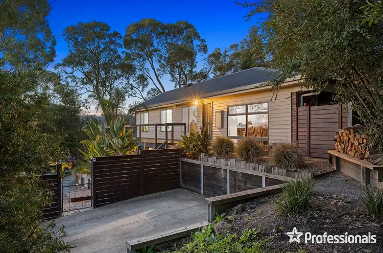 17 Warrawee Road, Mount Evelyn VIC 3796