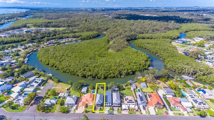 27 Central Avenue, Deagon QLD 4017