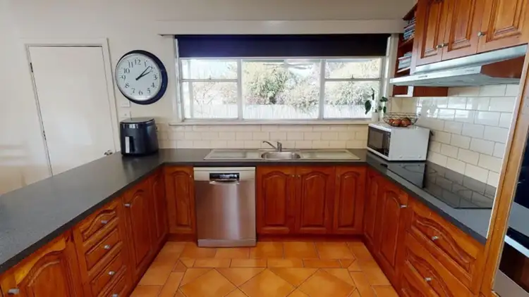 Seventh view of Homely house listing, 2 Garden Court, Swan Hill VIC 3585
