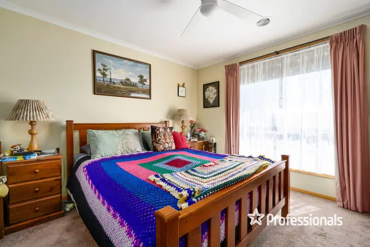 Third view of Homely house listing, 10 Hallawell Crescent, Wodonga VIC 3690