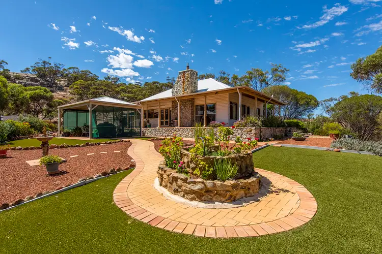 69 Dawson Road, Dumbarton WA 6566