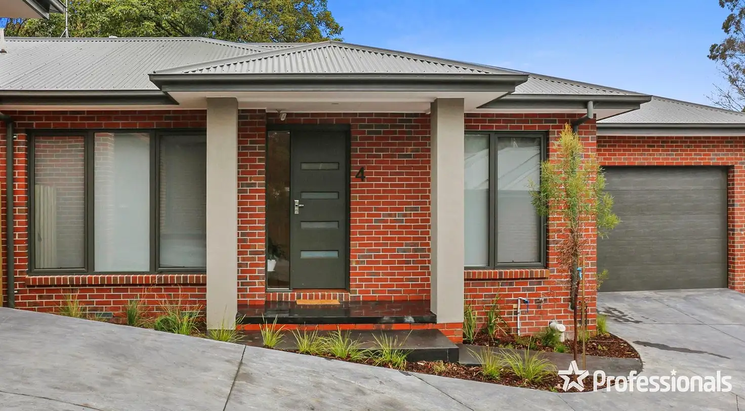 Main view of Homely townhouse listing, 4 Osmaston Place, Mount Evelyn VIC 3796