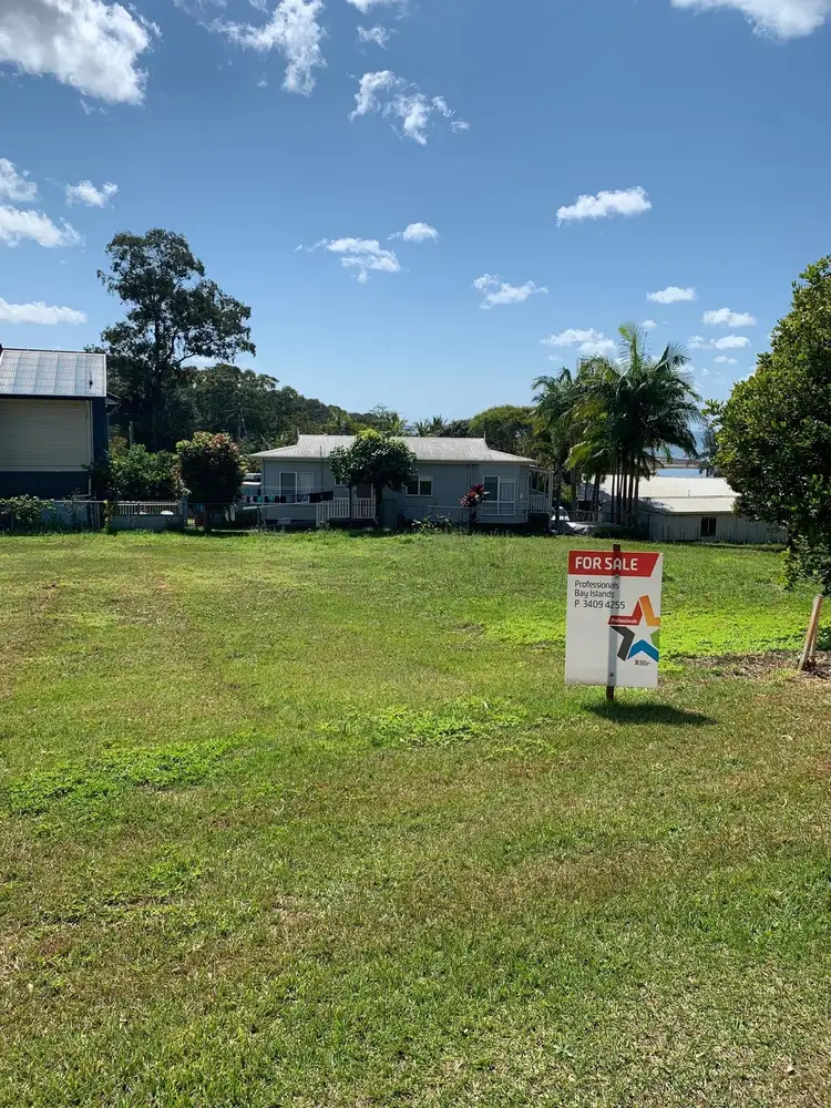 3 Wobur Street, Lamb Island QLD 4184