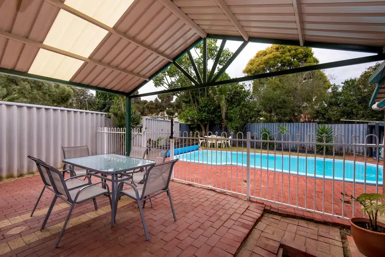 27 Dagmar Way, Swan View WA 6056