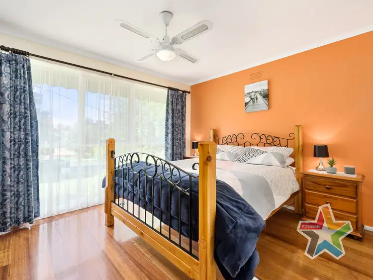Second view of Homely house listing, 40 Dryden Concourse, Mooroolbark VIC 3138