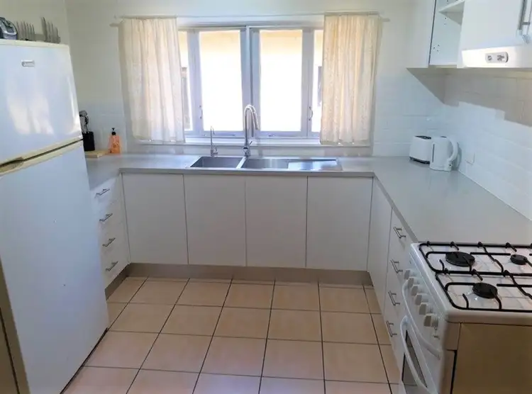 21 Panaroo Street, Macleay Island QLD 4184