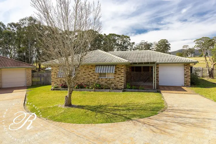 2/2 Carter Crescent, Gloucester NSW 2422