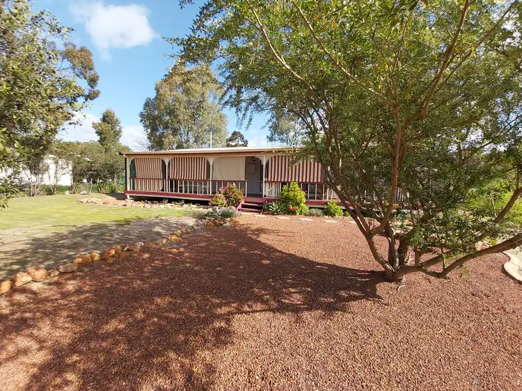 16 Rose Terrace, Spencers Brook WA 6401
