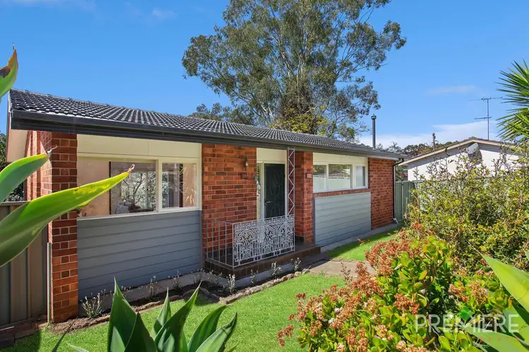 19 lawn Avenue, Bradbury NSW 2560