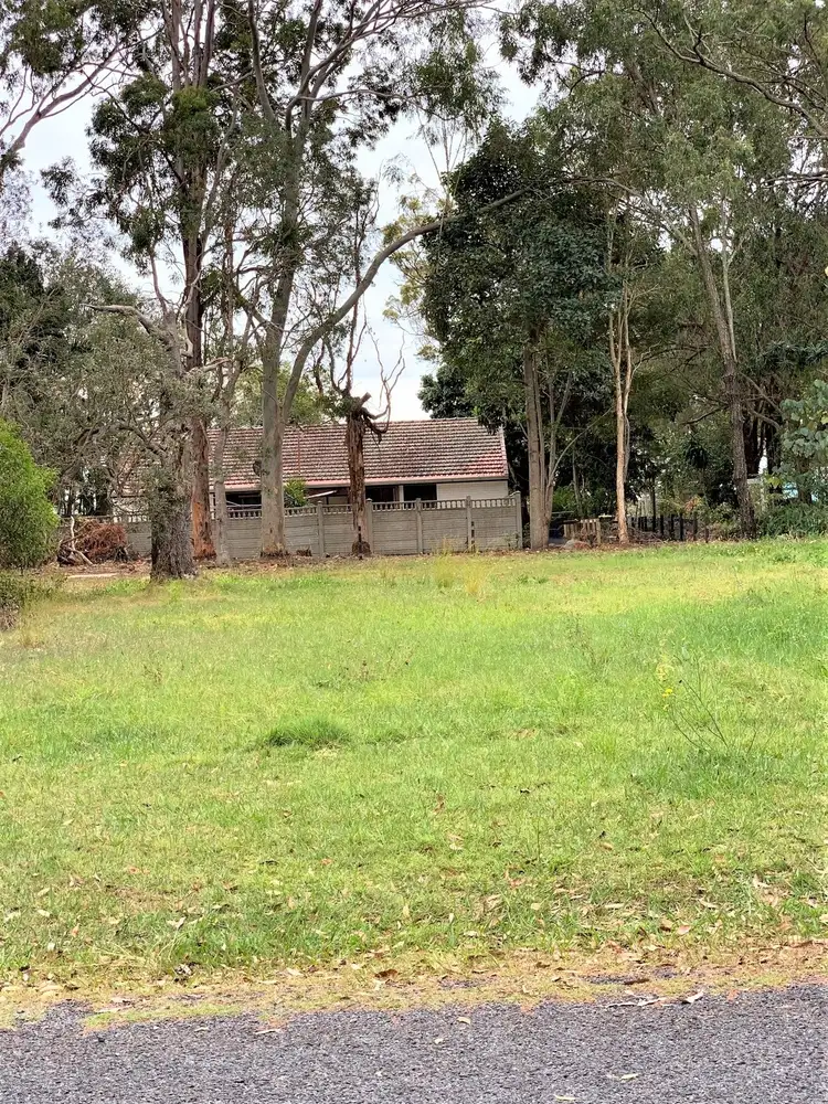 13 Robin Street, Macleay Island QLD 4184