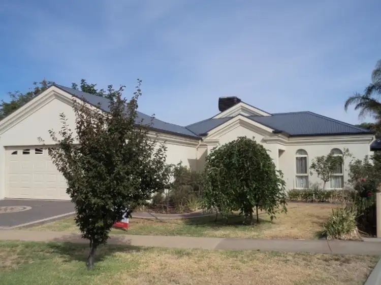 4 Cockerell Court, Swan Hill VIC 3585