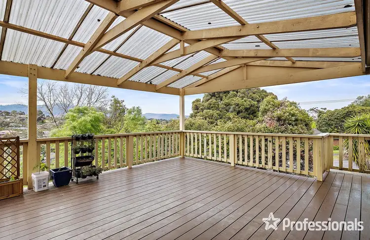 13 Alawara Drive, Mooroolbark VIC 3138