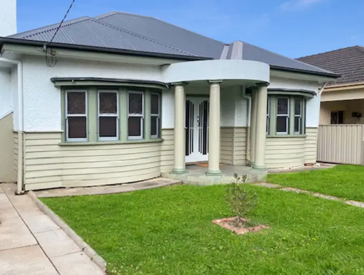 4 Bakewell Street
