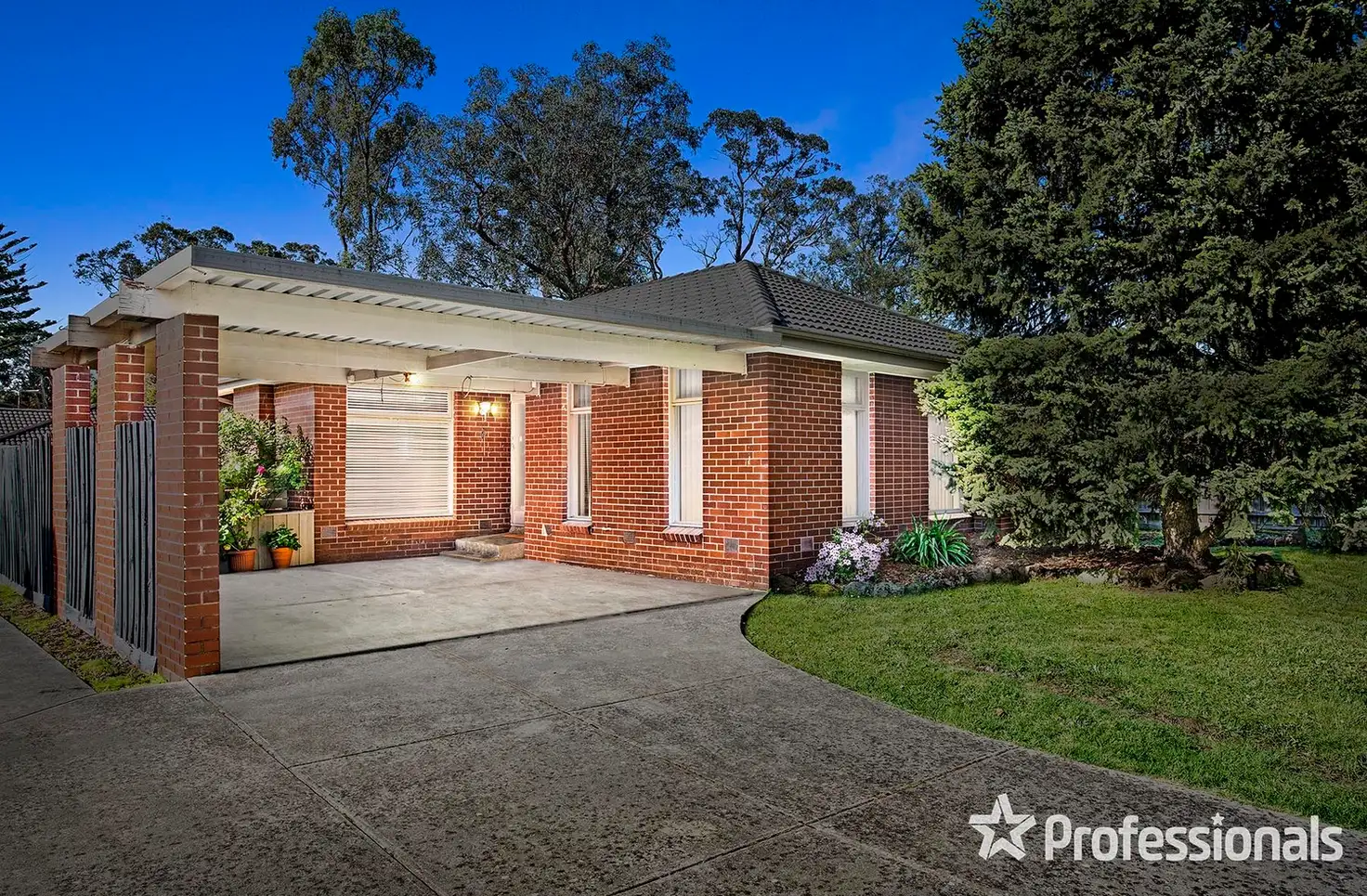 Main view of Homely house listing, 31 Geoffrey Drive, Kilsyth VIC 3137