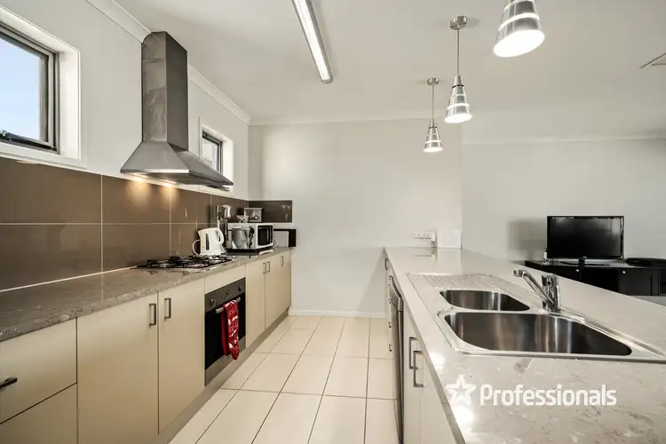 Second view of Homely unit listing, 4/17 Thorneycroft Avenue, Wodonga VIC 3690
