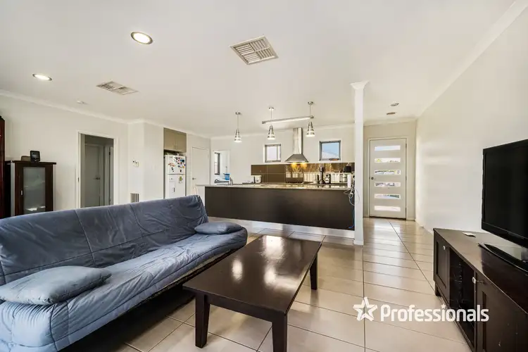 Third view of Homely unit listing, 4/17 Thorneycroft Avenue, Wodonga VIC 3690