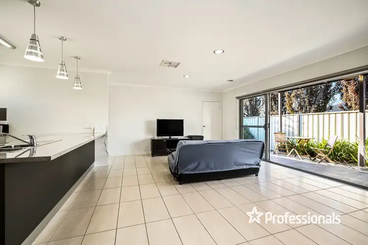 Fourth view of Homely unit listing, 4/17 Thorneycroft Avenue, Wodonga VIC 3690