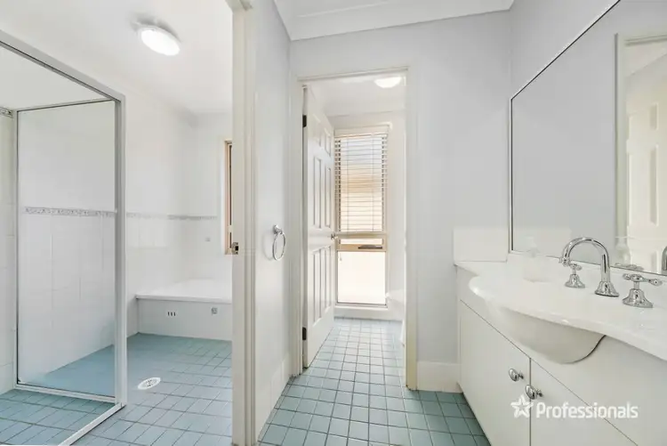 Sixth view of Homely house listing, 6 Wixstead Close, Point Clare NSW 2250