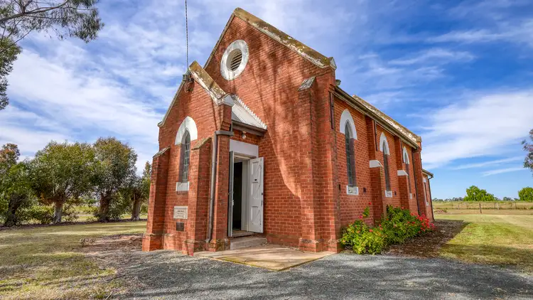 10 Robertson Road, Wyuna VIC 3620