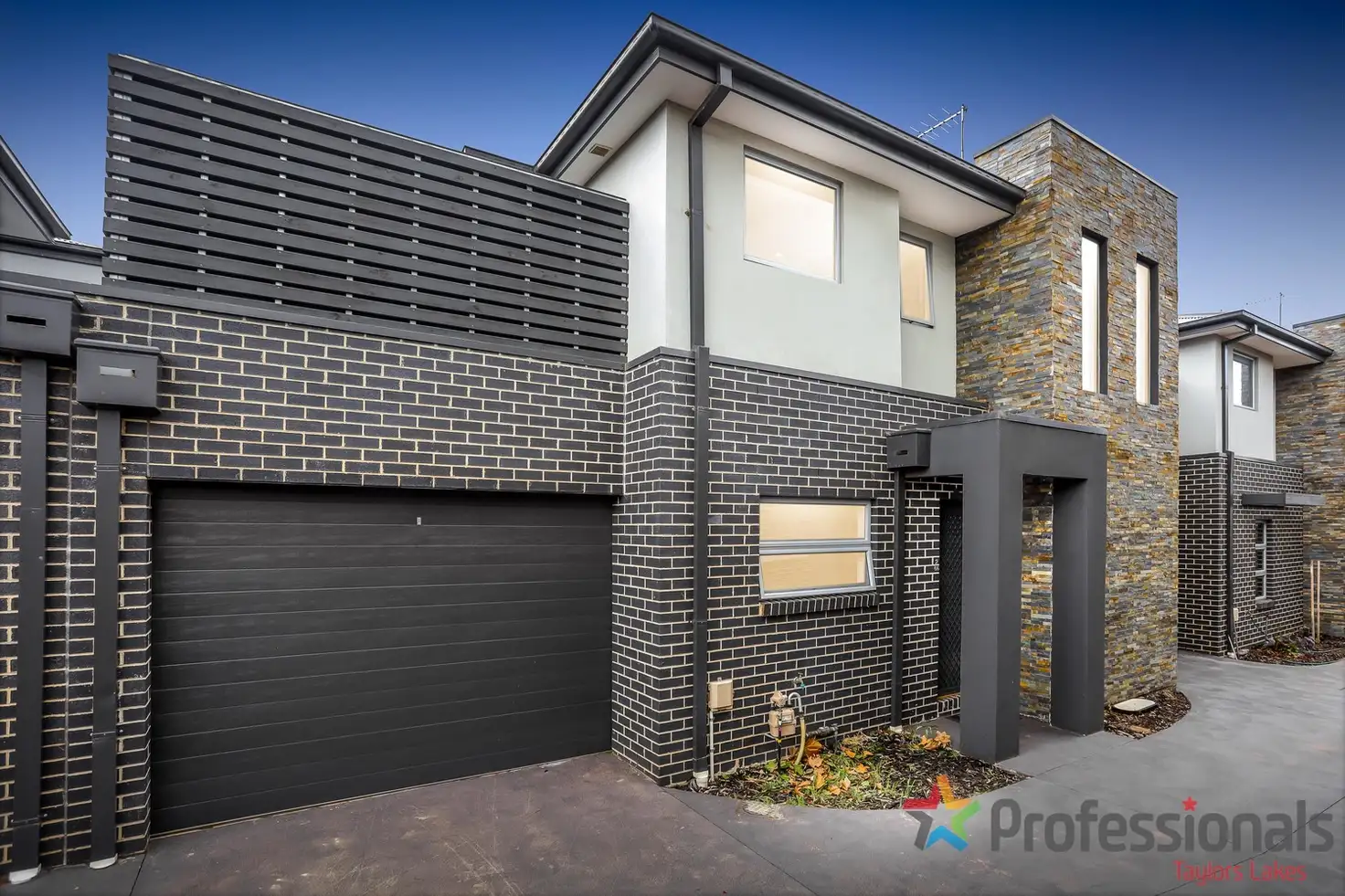 Main view of Homely townhouse listing, 2/56 Melfin Drive, Hillside VIC 3037