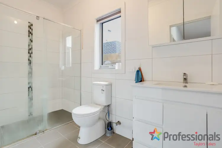 Fifth view of Homely townhouse listing, 2/56 Melfin Drive, Hillside VIC 3037