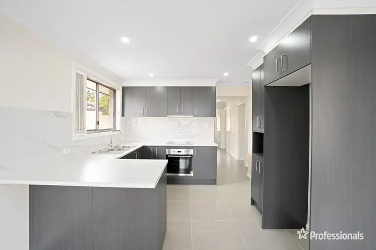 6 Cassia Close, St Clair NSW 2759