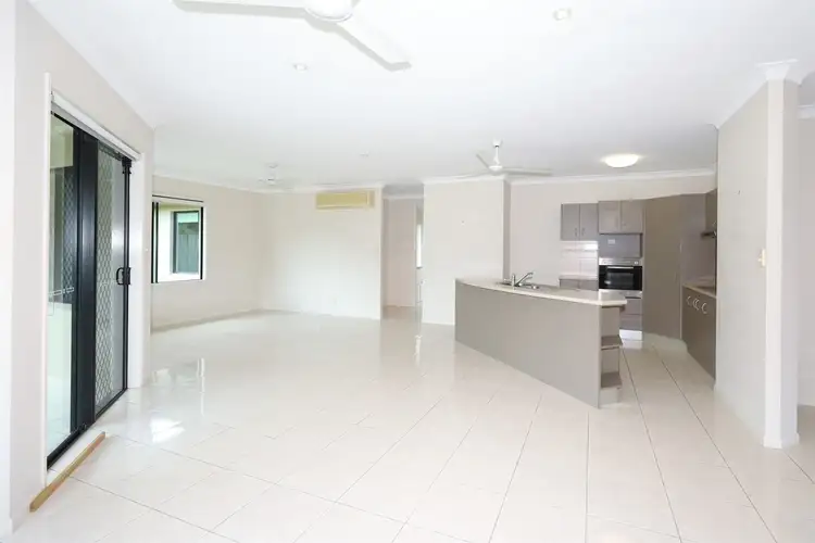 4 Powlett Close, Bentley Park QLD 4869