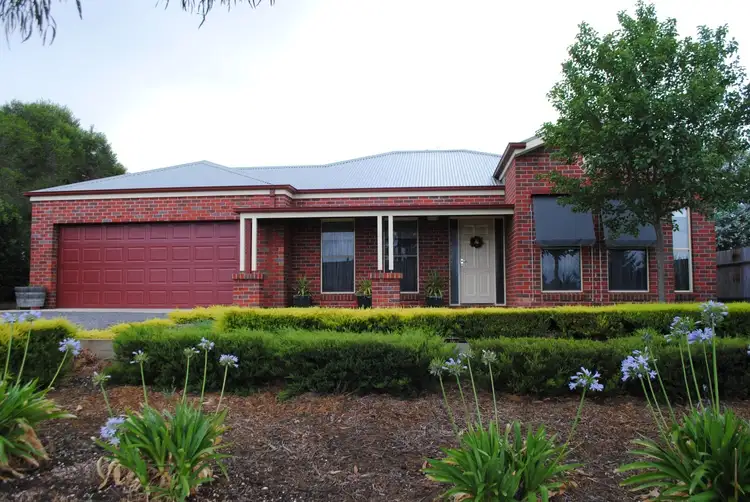 76 Barnett Street, Avoca VIC 3467