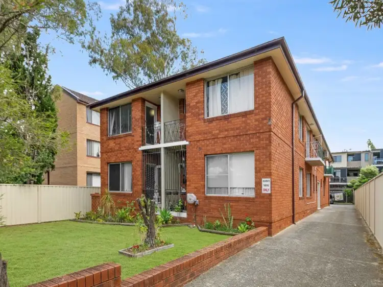 4/34 Treves Street, Merrylands NSW 2160