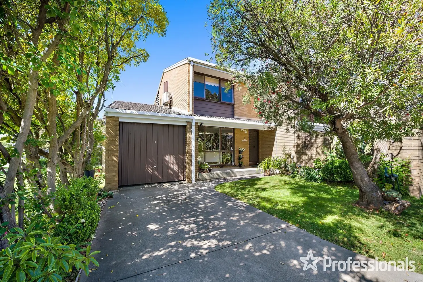 Main view of Homely townhouse listing, 1/28-30 Thomas Street, Ringwood VIC 3134