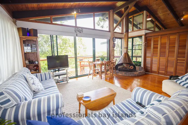 68 Treasure Island Avenue, Karragarra Island QLD 4184