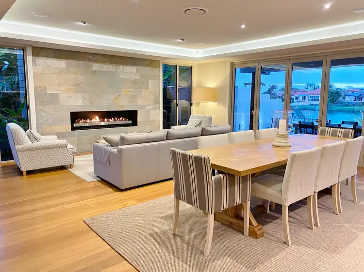 7 San Simeon Drive, Clear Island Waters QLD 4226