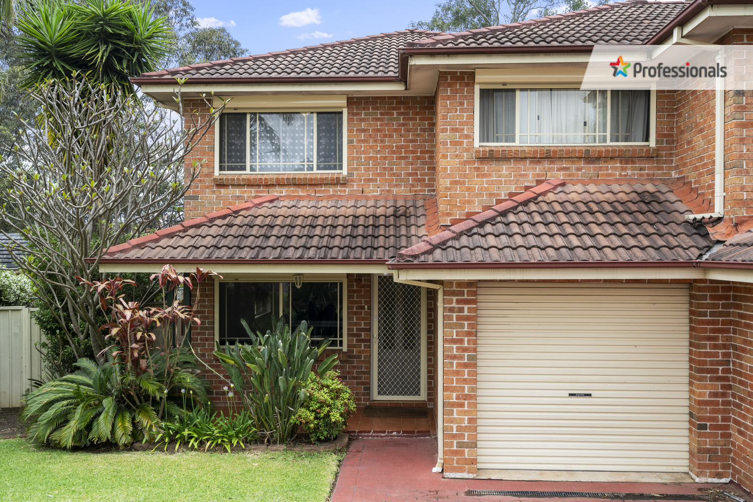Main view of Homely semi-detached listing, 15 Clune Close, Casula NSW 2170