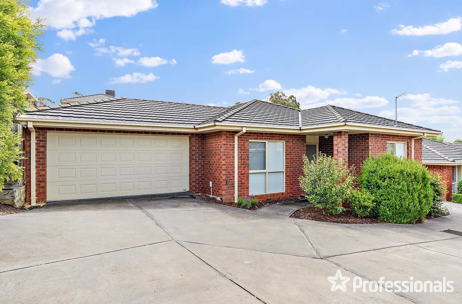 Main view of Homely townhouse listing, 2/691 Mt Dandenong Road, Kilsyth VIC 3137