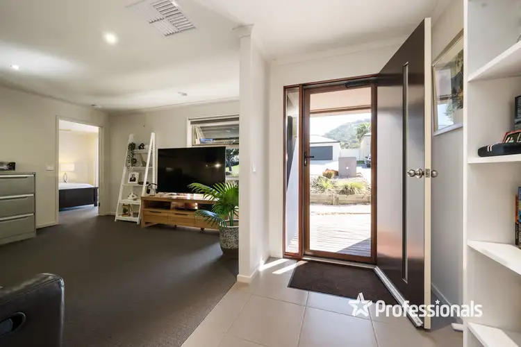 Second view of Homely house listing, 7 Killarney Court, Wodonga VIC 3690