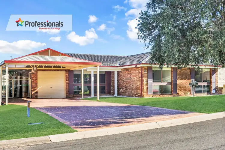 5 Dobell Circuit, St Clair NSW 2759