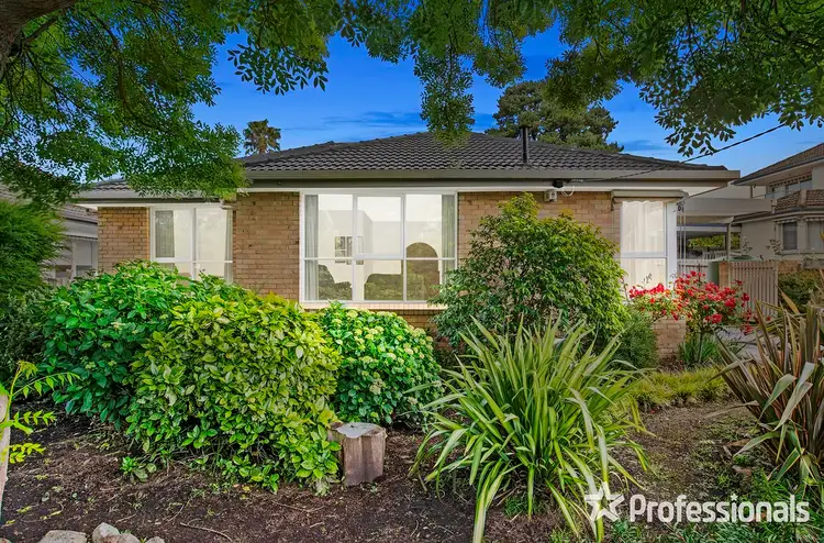 124 Eastfield Road, Croydon South VIC 3136