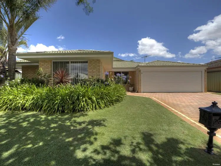 98 Towncentre Drive, Thornlie WA 6108