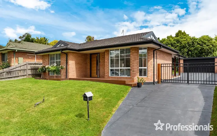 23 Charlwood Drive, Mooroolbark VIC 3138