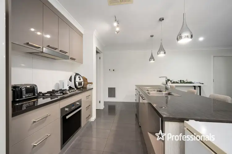Second view of Homely house listing, 17 Murray Way, Wodonga VIC 3690