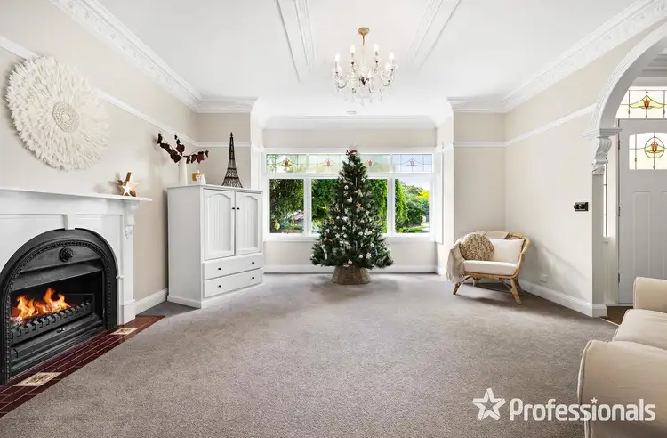 Sixth view of Homely house listing, 2 Ambleside Close, Mooroolbark VIC 3138