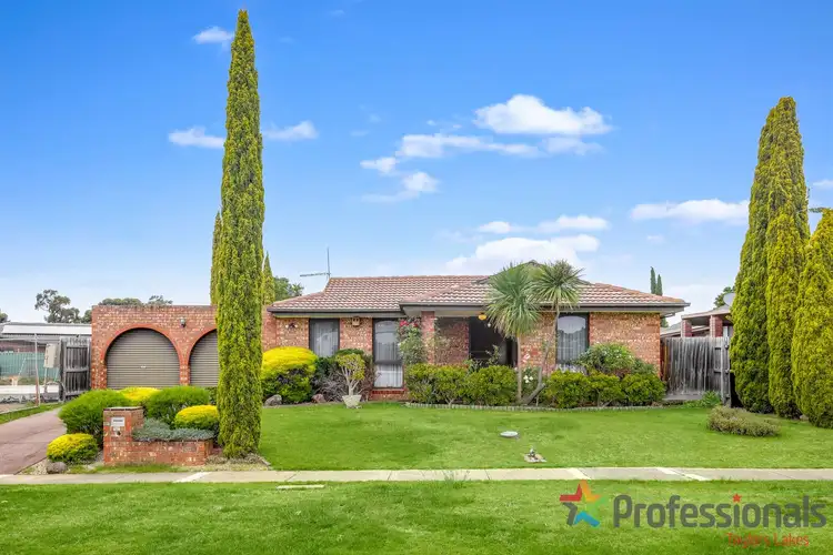 21 Wyperfeld Avenue, Taylors Lakes VIC 3038