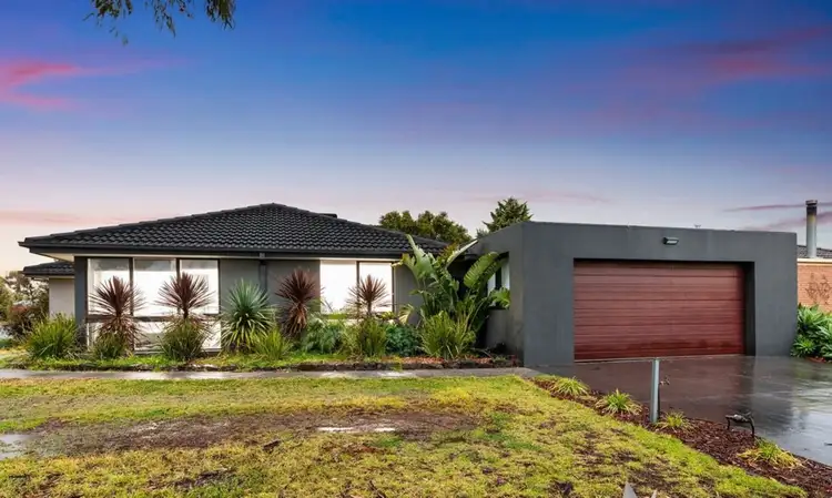 2 Hammersley Court, Taylors Lakes VIC 3038